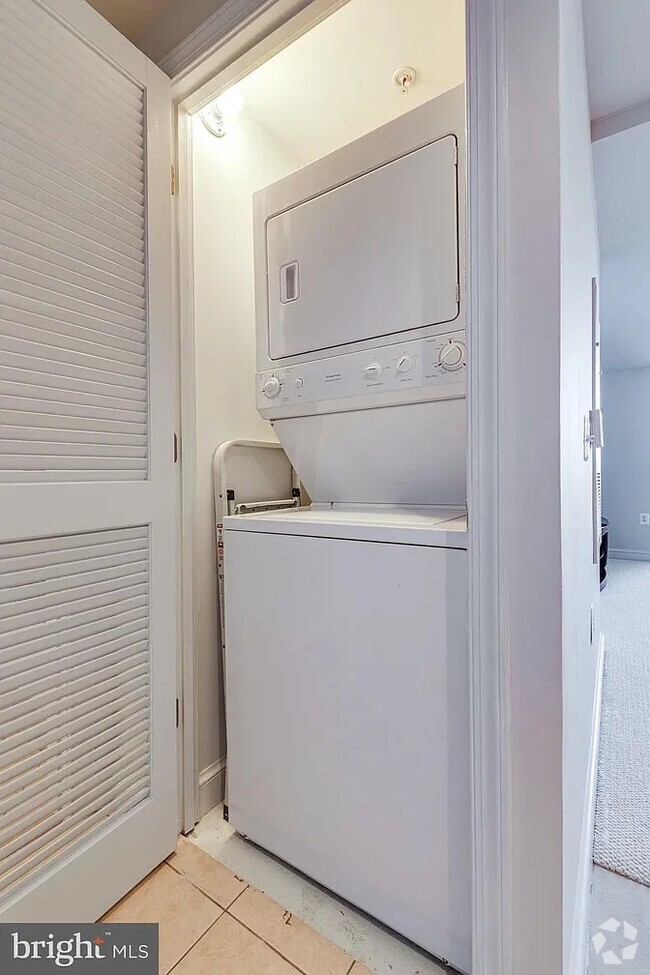 Building Photo - 2451 Midtown Ave Unit 610 Rental