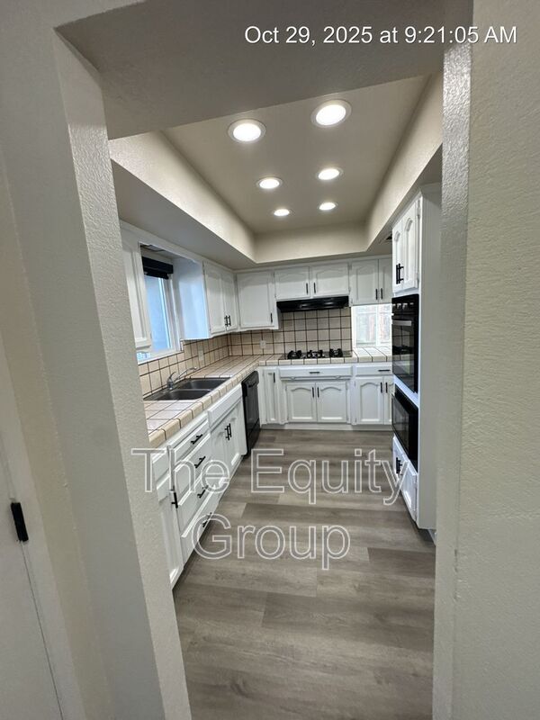 Photo - 951 Orangewood Ct