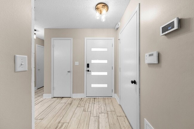 Photo - 3030 Blue Pine Ln