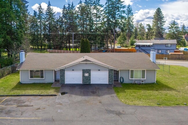 Building Photo - 521 159th St E Unit 523 159th St