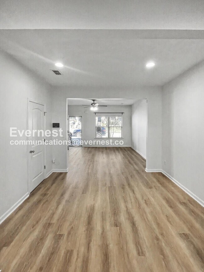 Photo - 1522 Sprucedale Dr