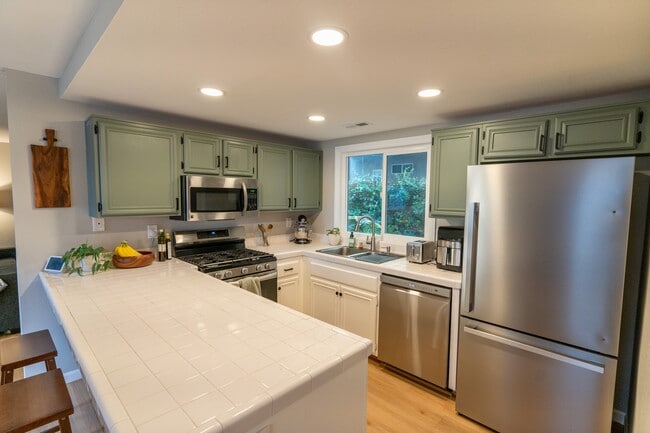 Photo - 1304 Palomar Pl