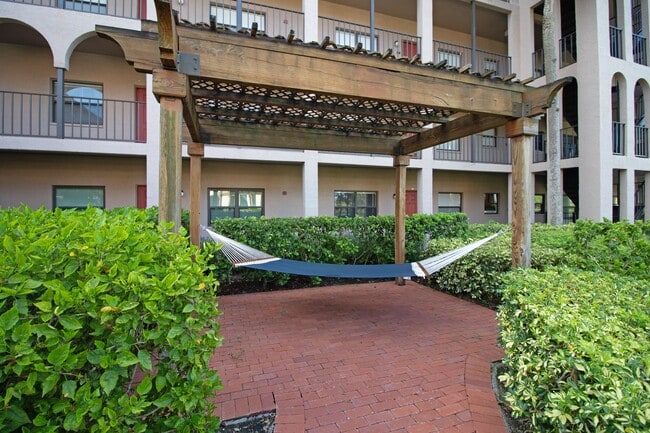 Photo - 6150 Gulfport Blvd S