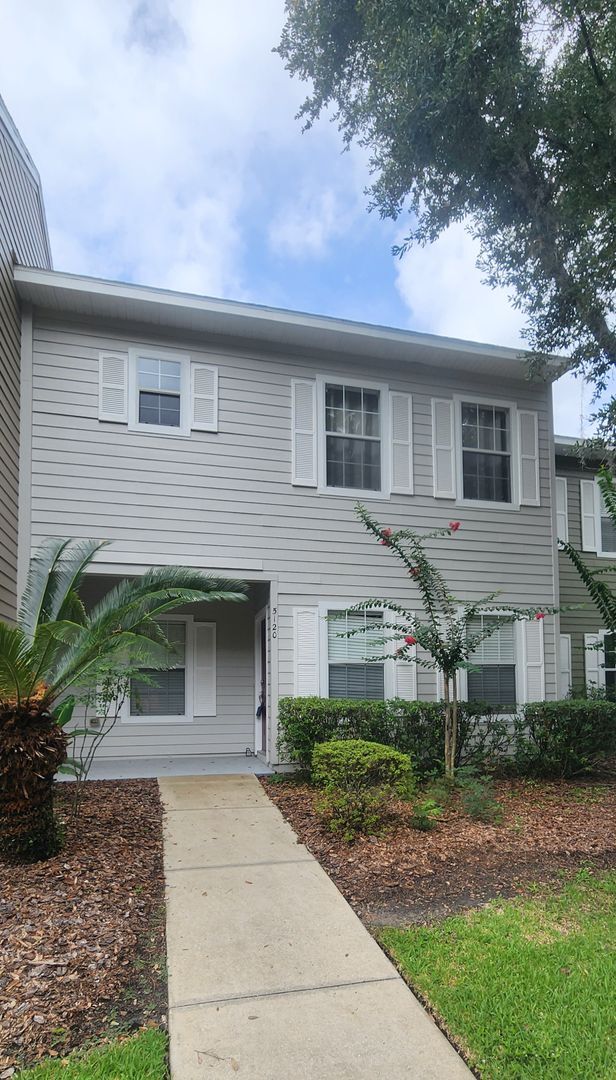 2/2.5 Townhome in Sorrento - 2/2.5 Townhome in Sorrento
