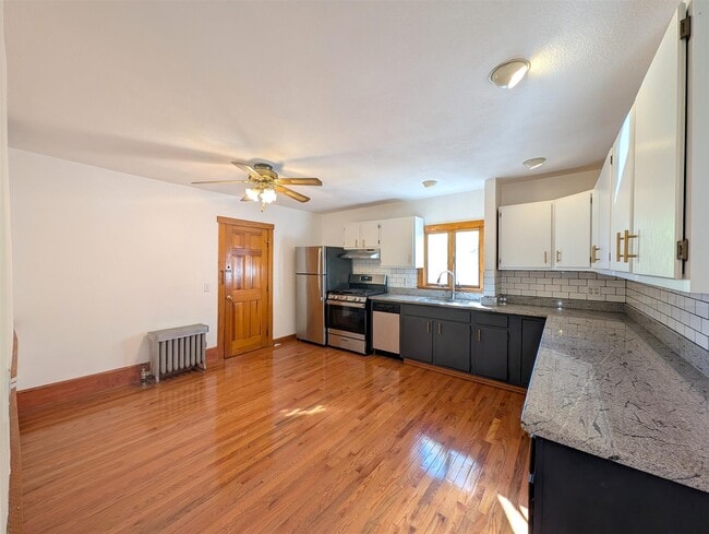 Building Photo - 119 Lowell St Unit 1