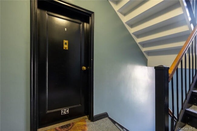 33 E Grand St Unit C2C