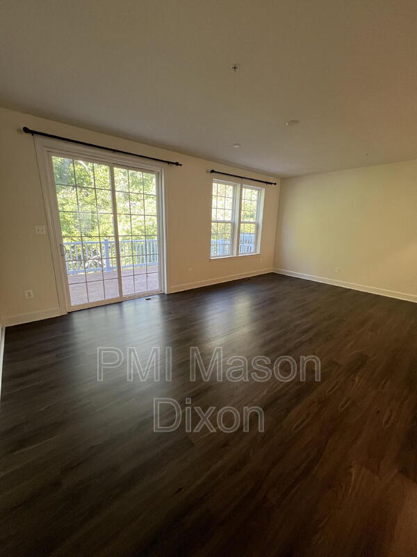 Photo - 9105 Fox Stream Way