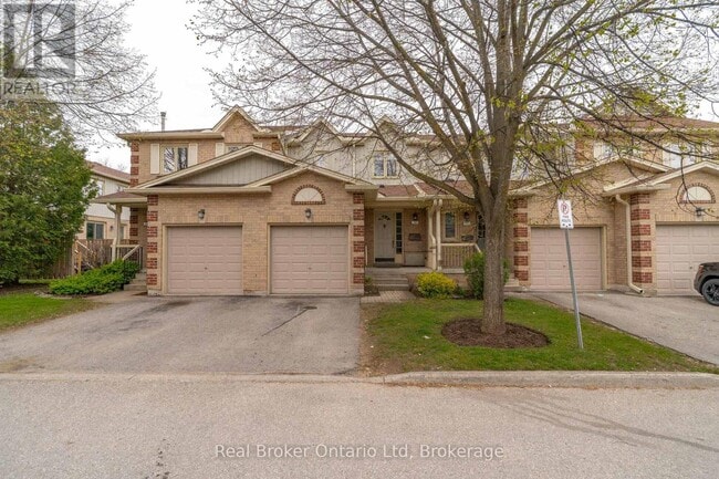 Photo - 302 College Ave W