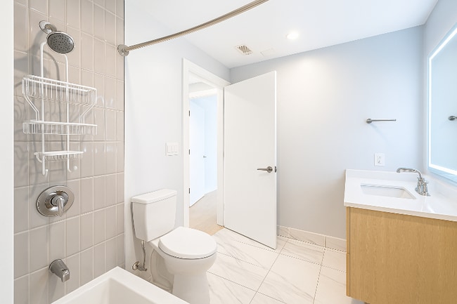 Photo - 1224 M St NW Unidad 406