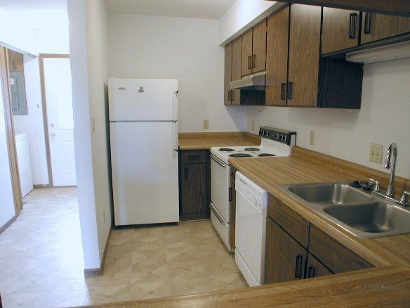 Photo - 858 Woodgate Dr