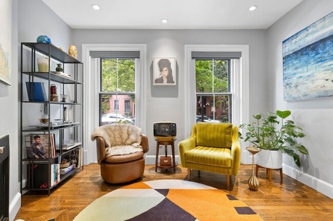 135 W Concord St