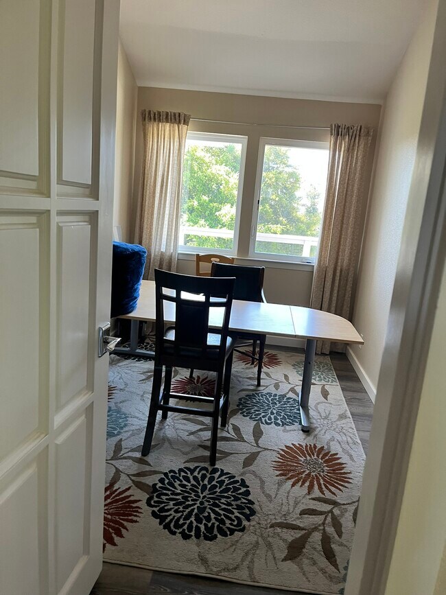 Photo - 906 Mustang Ct Unidad A