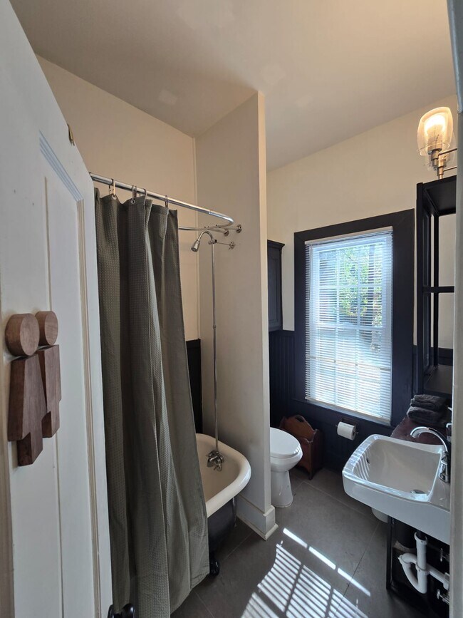 Photo - Highland Oasis Gardens Unit B