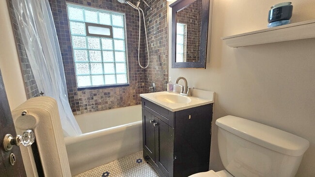 Photo - Very well maintained 2 Bed 1 bath duplex at 4536 Grand Ave S, Minneapolis.