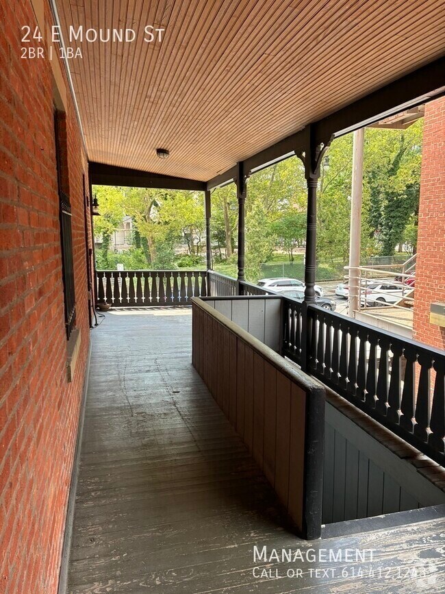 Building Photo - 24 E Mound St Rental