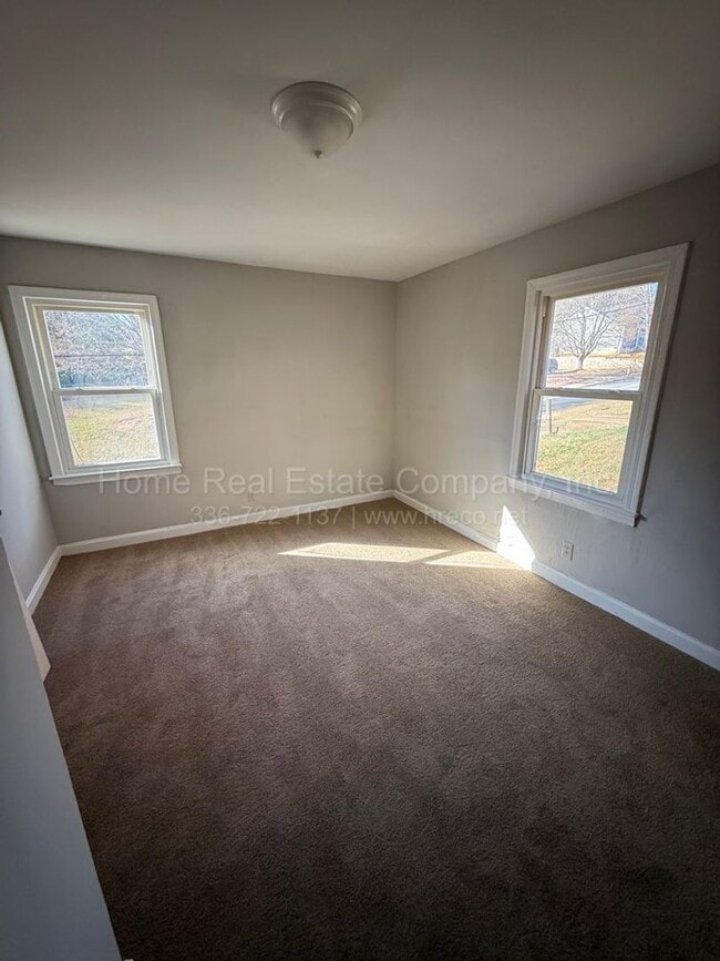 Photo - 1443 Clark Ave Unidad 1443-B