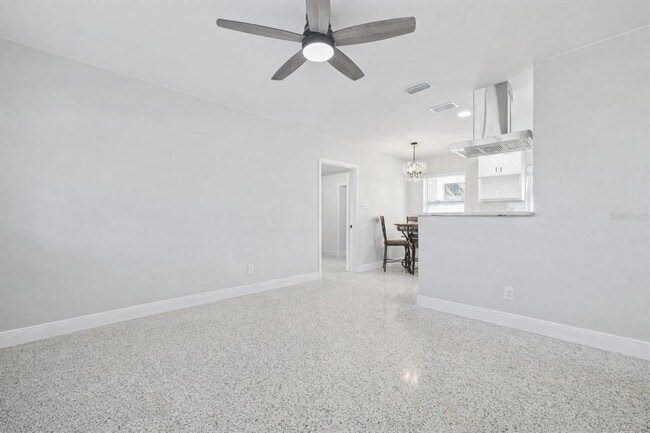 Photo - 540 32nd St S