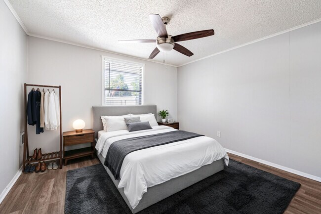 Canyon and Knox Landing Apartments