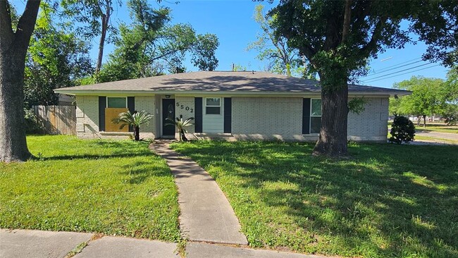 Photo - 5502 Chantilly Ln Casa
