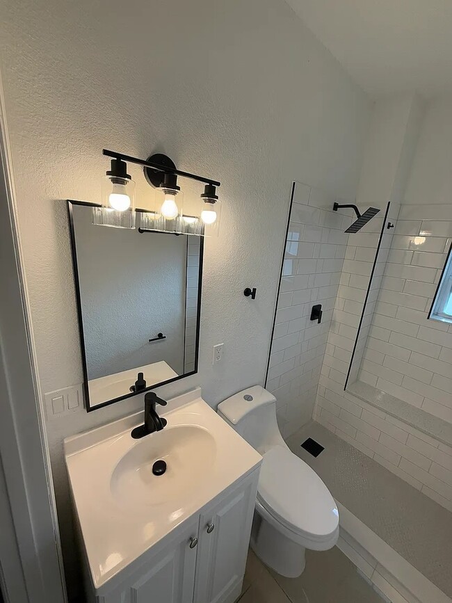 Photo - 3460 4th Ave S Unidad 2