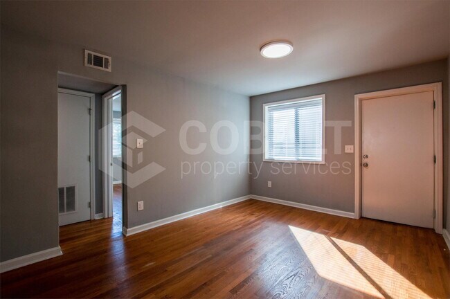 Photo - 271 Glen Iris Dr NE Unidad 4b