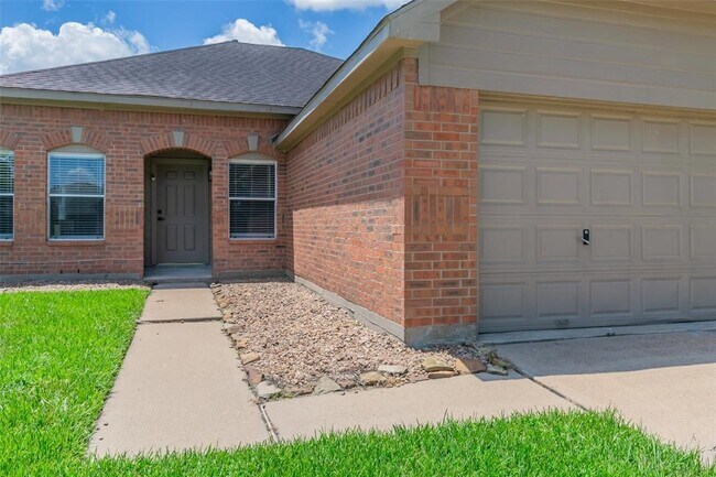 Photo - 16711 Hollow Ridge Dr