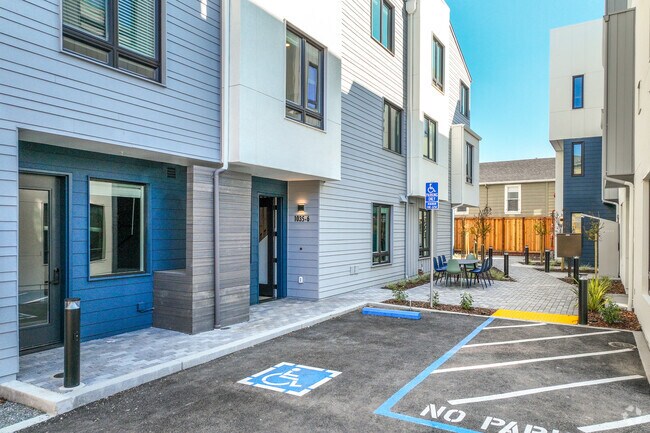 Patio interior - ArtHaus Yerba Buena Apartamentos