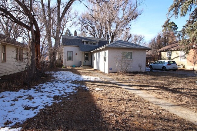 Photo - Adorable 3bdrm Downtown Bungalow