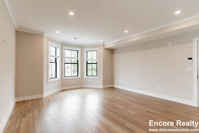 Photo - 285 Lamartine St Unit 8