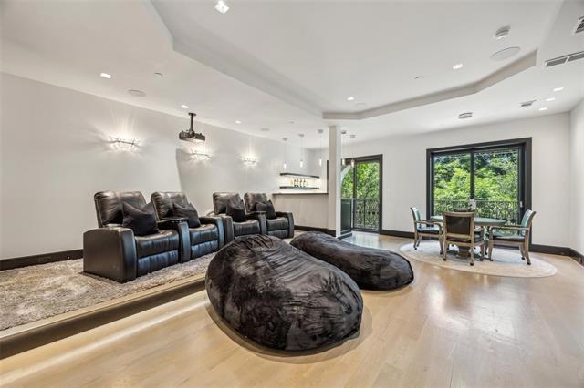 Photo - 2210 Boll St