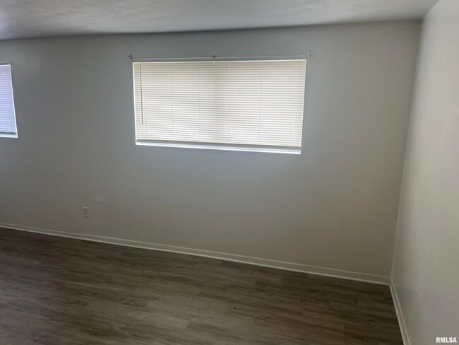 Photo - 227 W Elm St