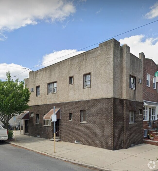 Building Photo - 2848 S 11th St Rental