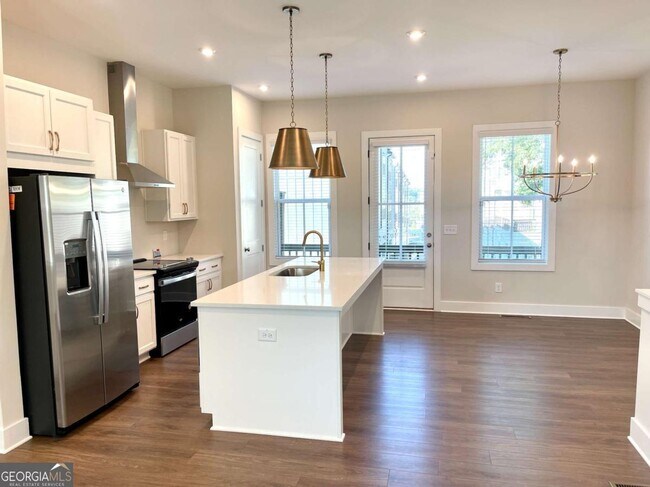 Photo - 1290 Zephyr Blvd SE