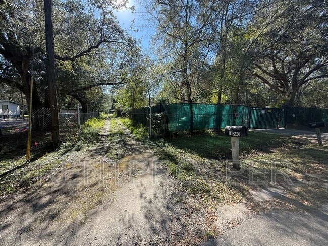 Photo - 18240 Lynbrook Rd