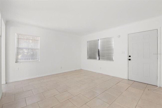 Photo - 1721 41st St S