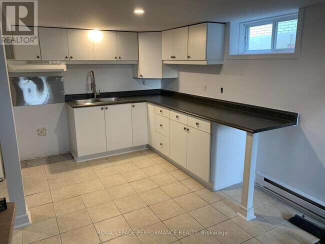 Photo - 645 St Isidore St