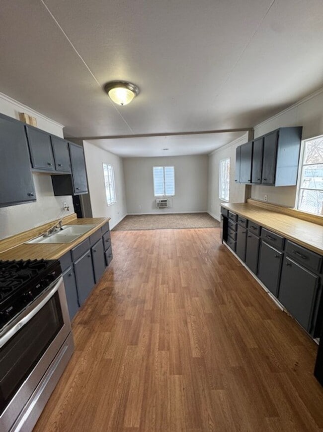 Photo - 4325 Warsaw St