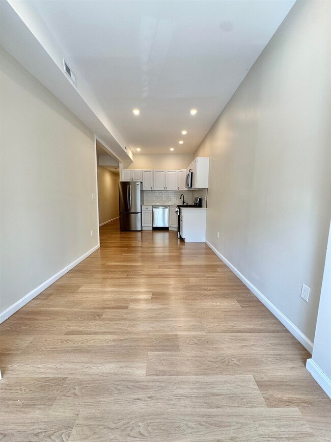 Photo - 628 Bramhall Ave