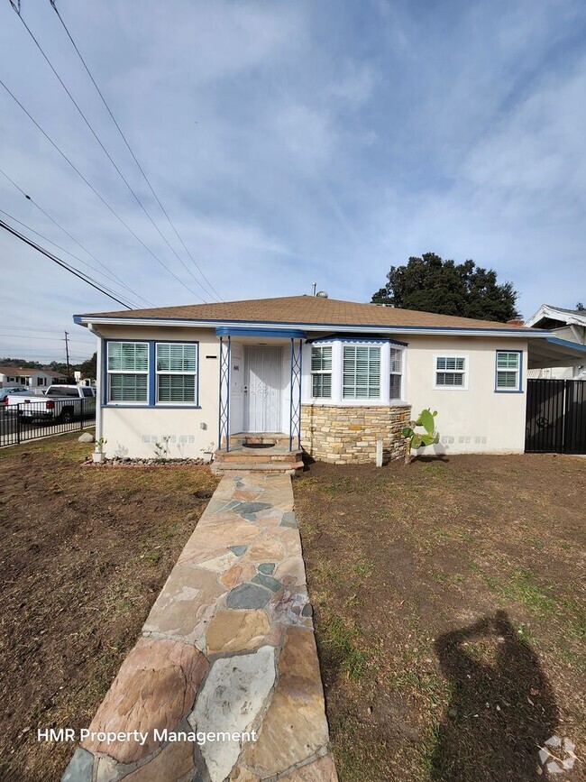 Building Photo - Remodel 2-Bed, 1-Bath corner lot Home for ...