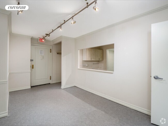 Building Photo - 333 E 34th St Rental