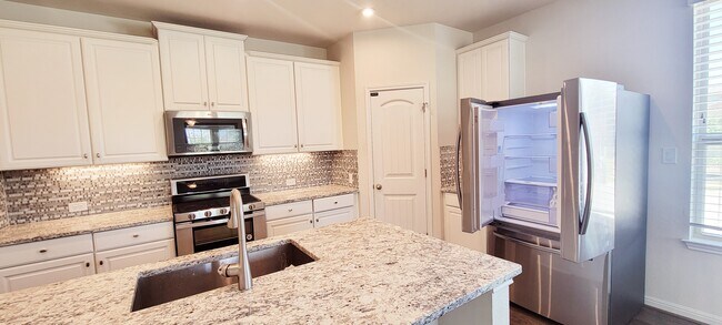 Double door New Fridge - 2952 Cotton Gin Dr