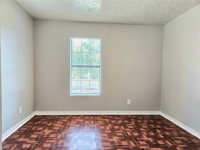 Photo - 5008 Ave S Unidad 3