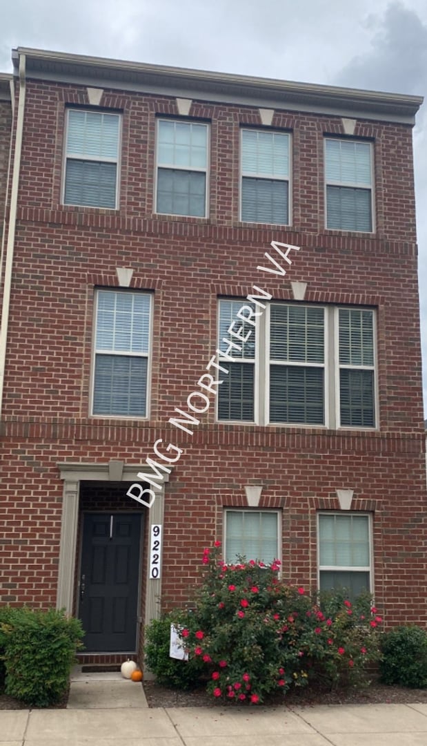 Building Photo - 9220 Prescott Ave