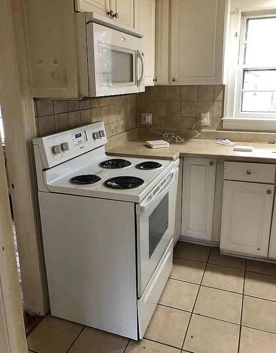 Photo - 810 S Commerce St