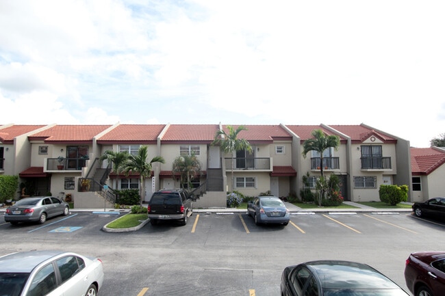 Building Photo - 6440 SW 130th Ave Unit 416