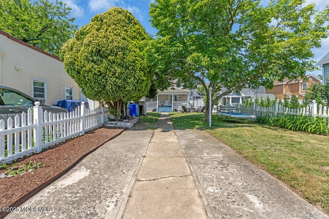 Photo - 608 Lareine Ave