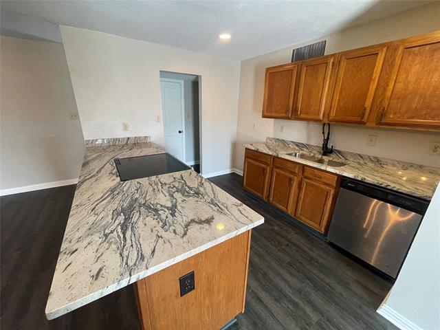 Photo - 407 Woodcrest Way