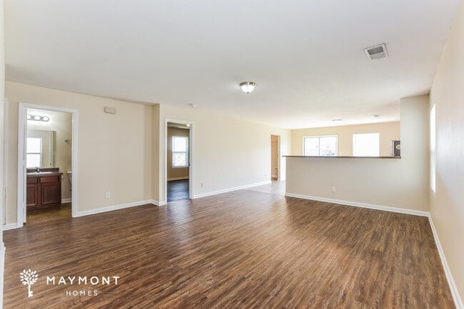 Photo - 122 David Barnes Dr