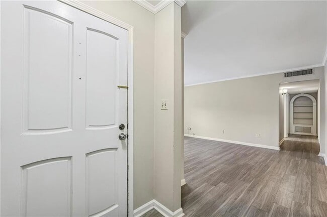 Photo - 103 La Rue Pl NW