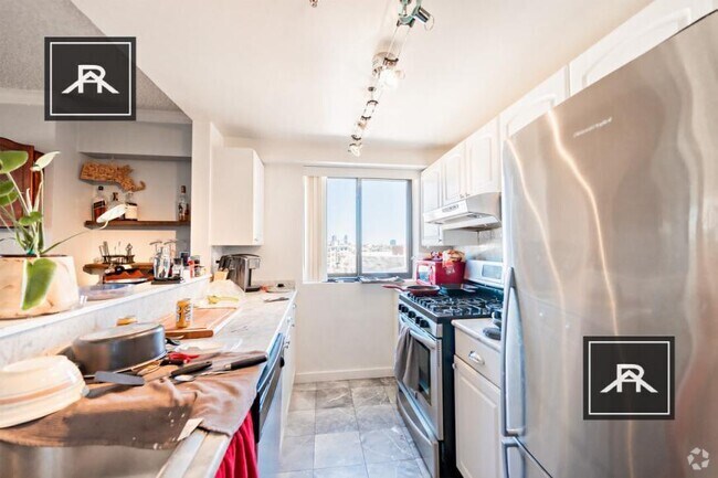 Building Photo - 2 bedroom in Allston MA 02134 Unit 402 Rental